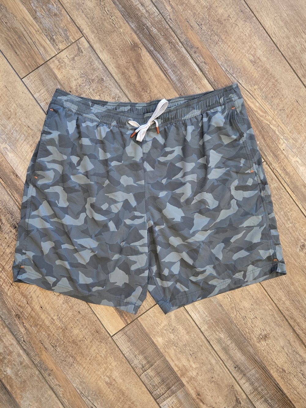 Eddie Bauer Men’s Camo Performance Shorts/ swim Shorts - Size Large